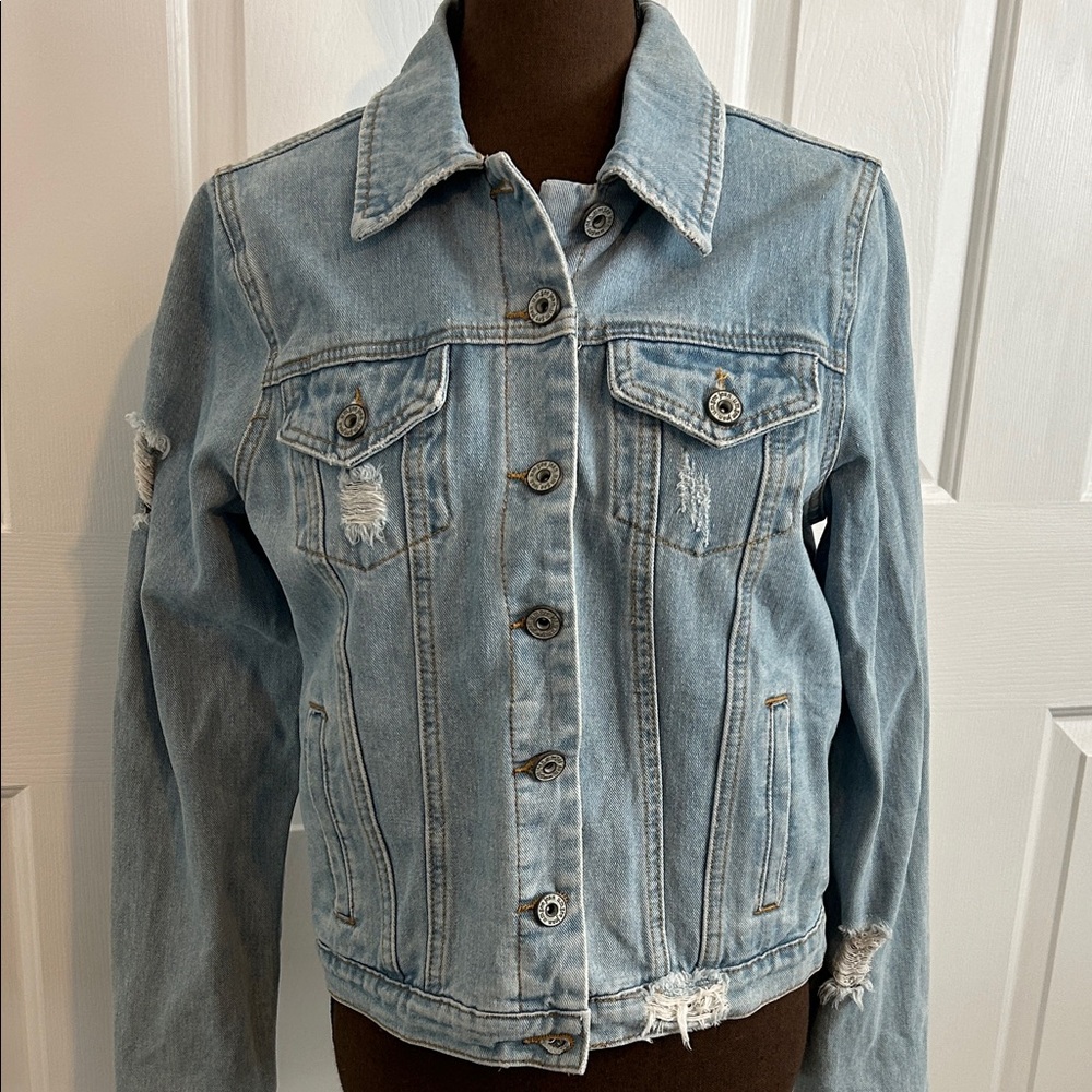 Umgee Light Blue Distressed Jean Jacket w/patches-New 💙